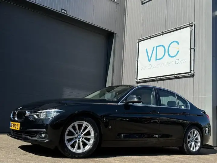 BMW 3 Series 2016 photo 2