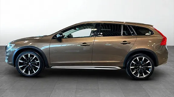 Volvo V60 Cross Country 2016 photo 4