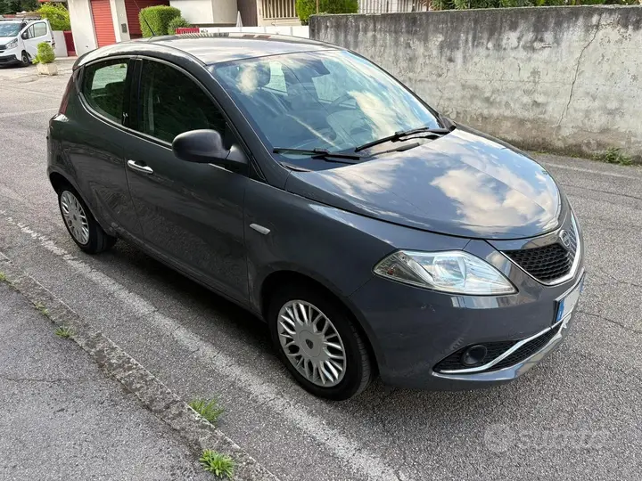 Lancia Ypsilon 2015 photo 4