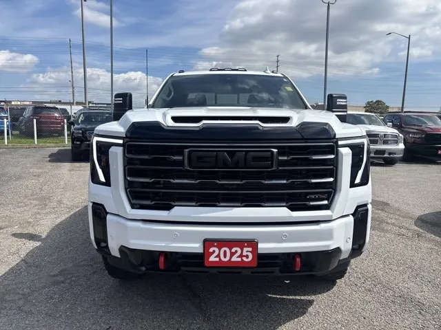 GMC Sierra 3500Hd 2025 photo 2