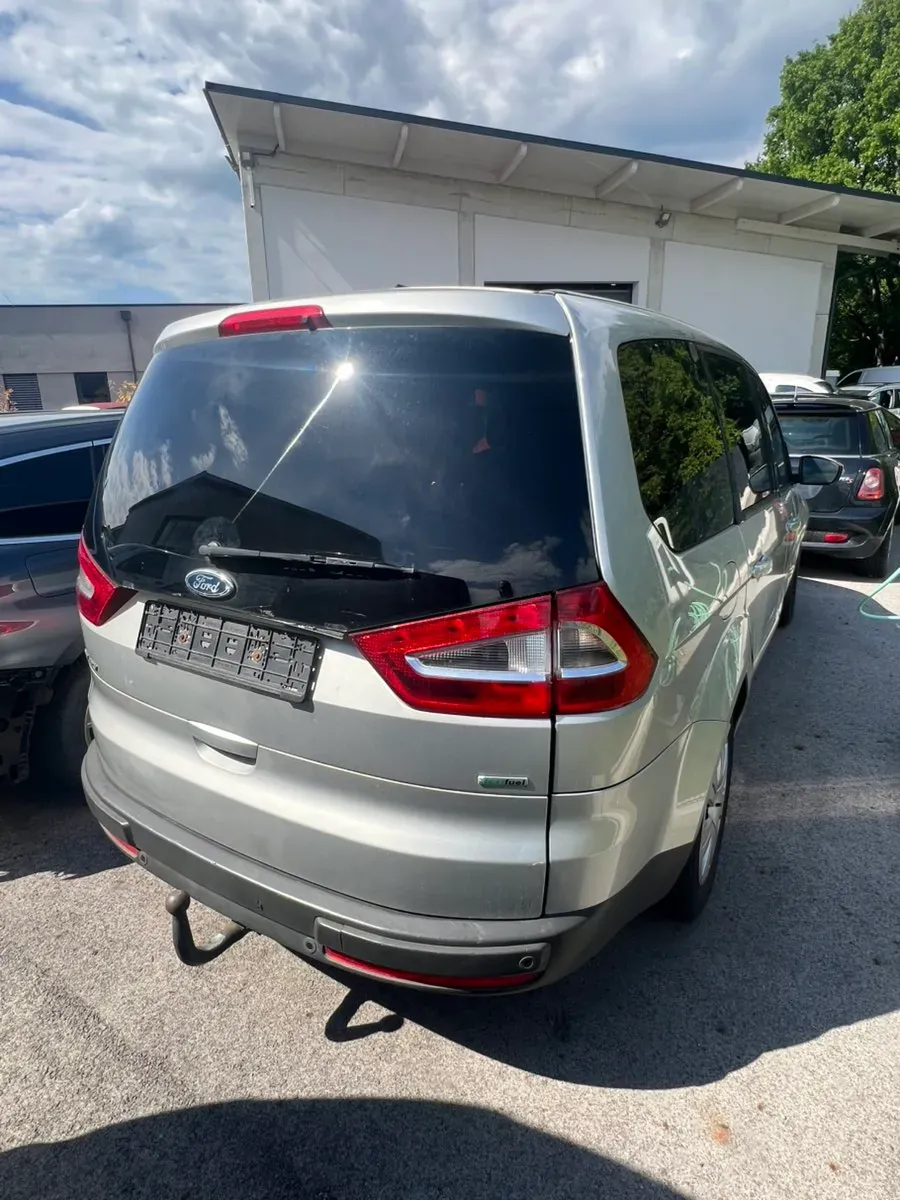 Ford Galaxy 2009 photo 3