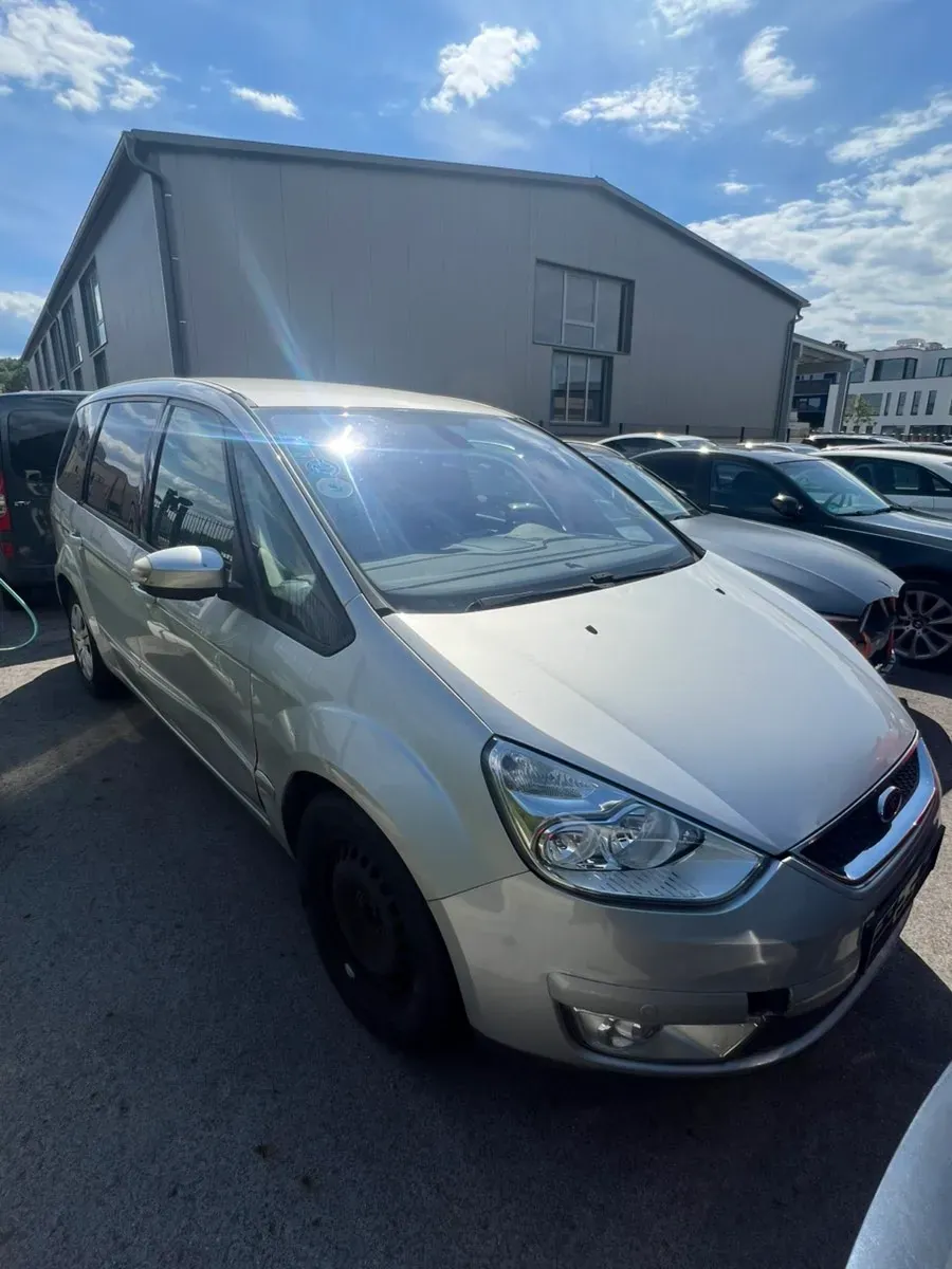 Ford Galaxy 2009 photo 2