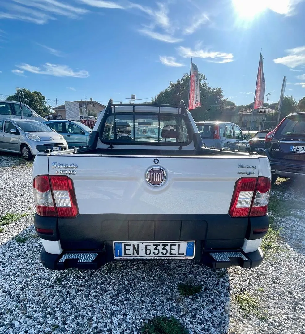 Fiat Strada 2012 photo 4