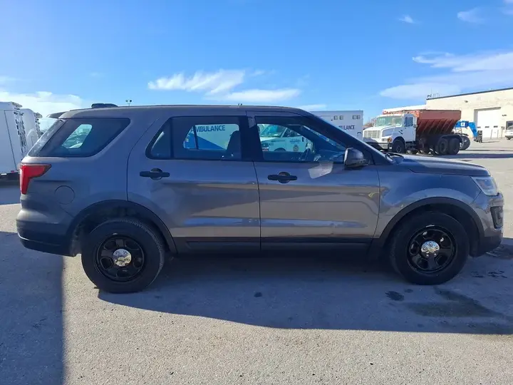 Ford Explorer 2019 photo 4