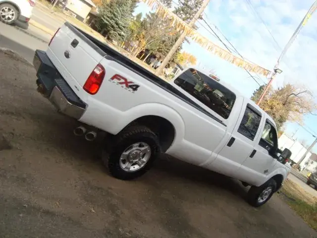 Ford Super Duty F-350 2014 photo 3