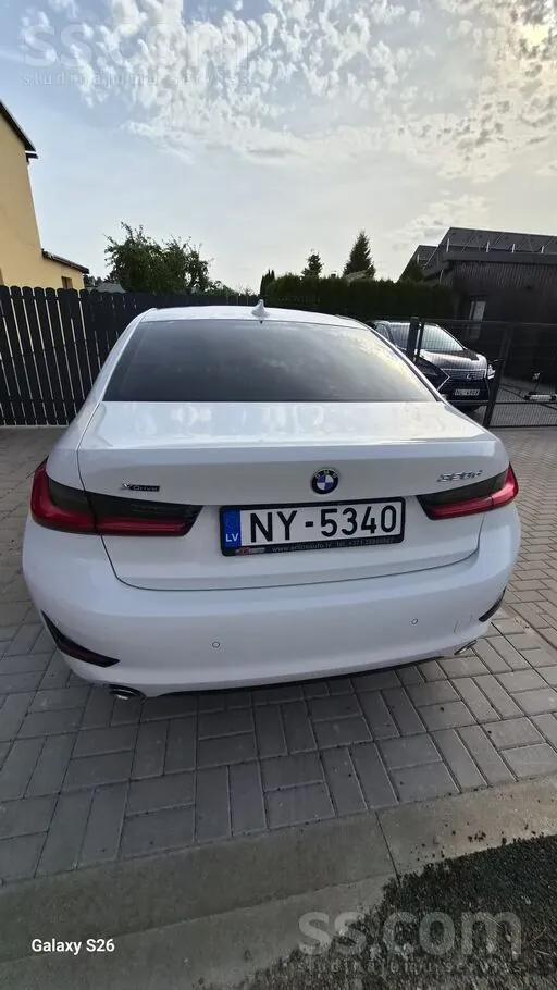 BMW 320D 2019 photo 2