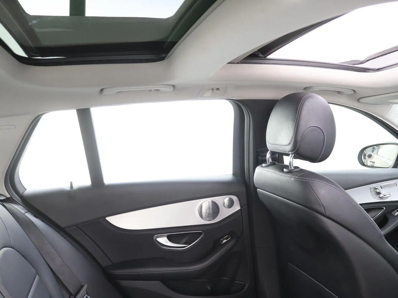 Mercedes-Benz C-Class 2015 photo 2