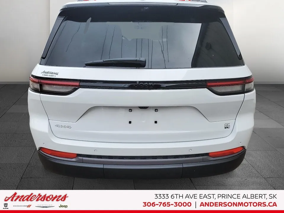 Jeep Grand Cherokee 2026 photo 3