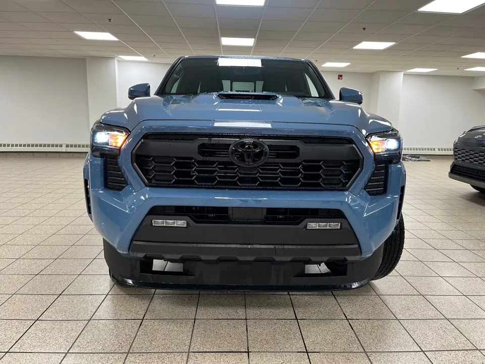 Toyota Tacoma 2026 photo 2