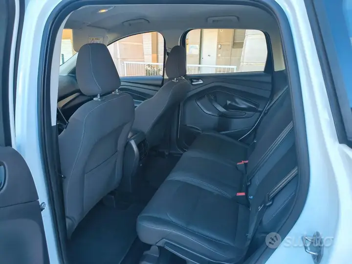 Ford Kuga 2017 photo 2