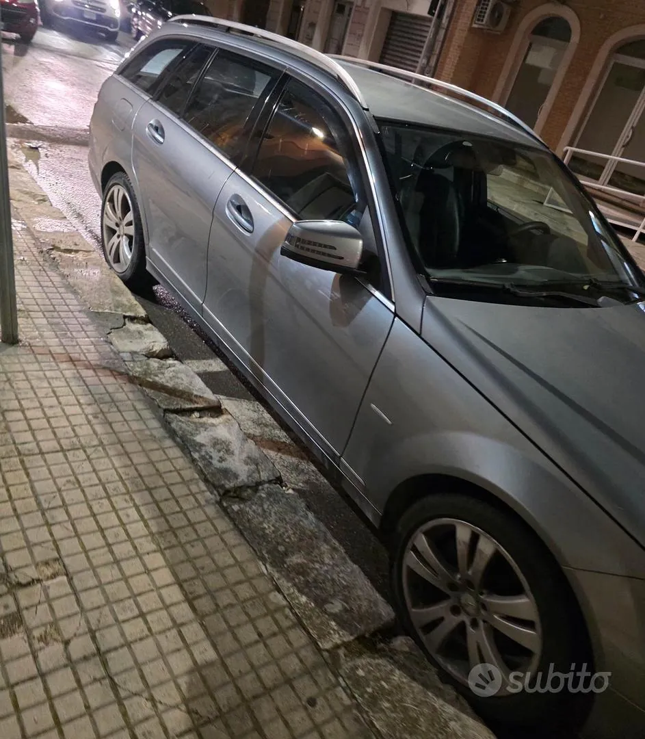 Mercedes-Benz C-Class 2009 photo 2