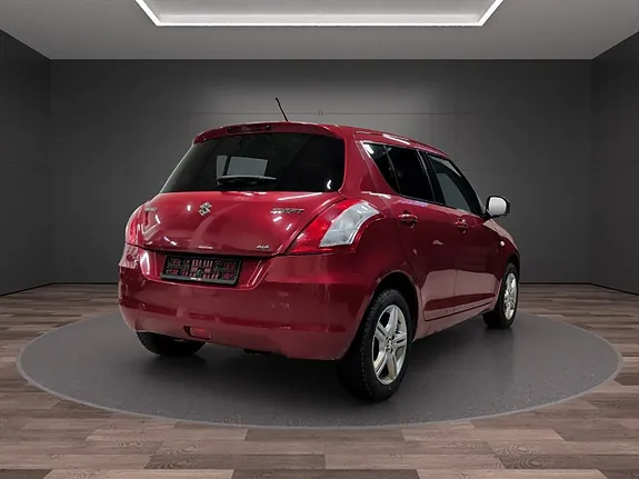 Suzuki Swift 2011 photo 5