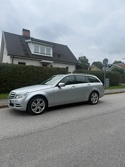 Mercedes-Benz C220 2011 photo 2