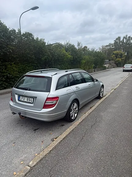 Mercedes-Benz C220 2011 photo 4