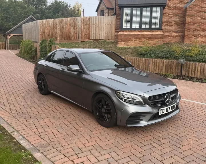 Mercedes-Benz C-Class 2018 photo 2
