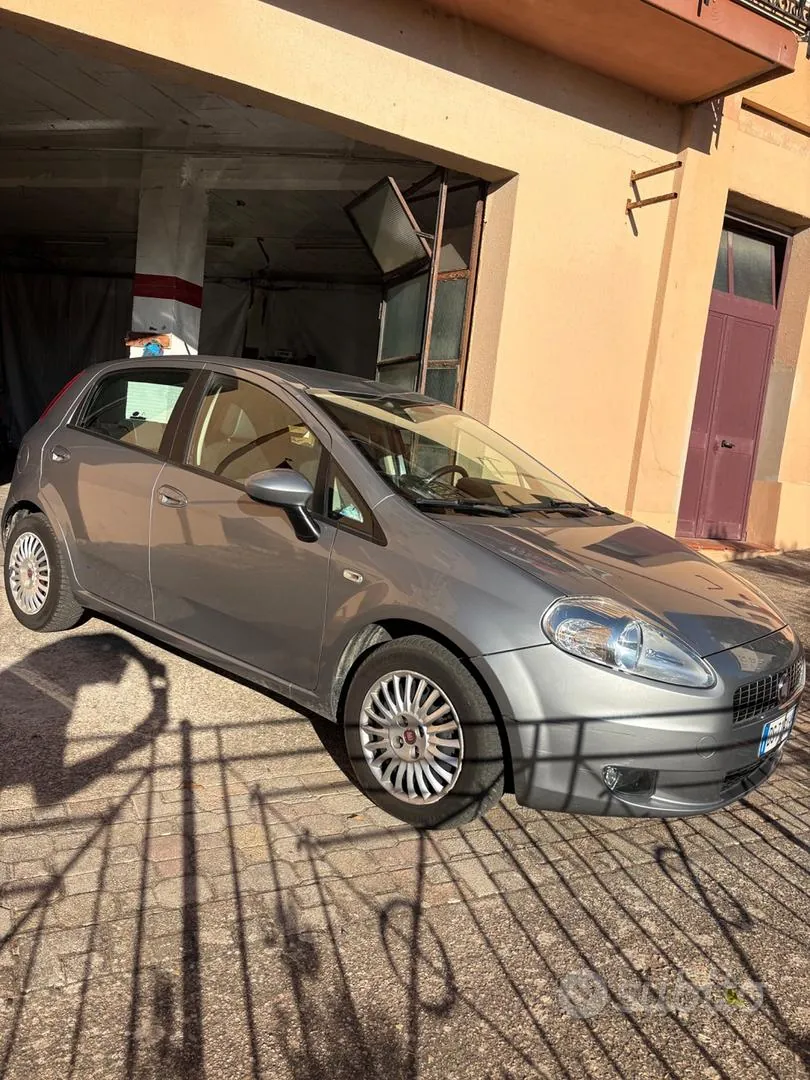 Fiat Grande Punto 2008 photo 2