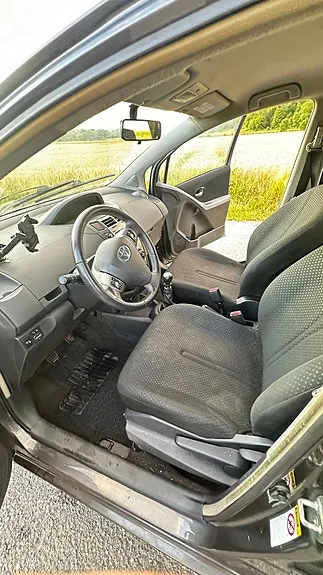 Toyota Yaris 2011 photo 3