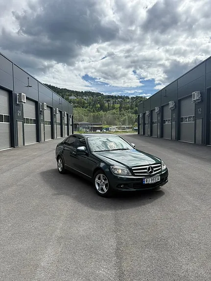 Mercedes-Benz C200