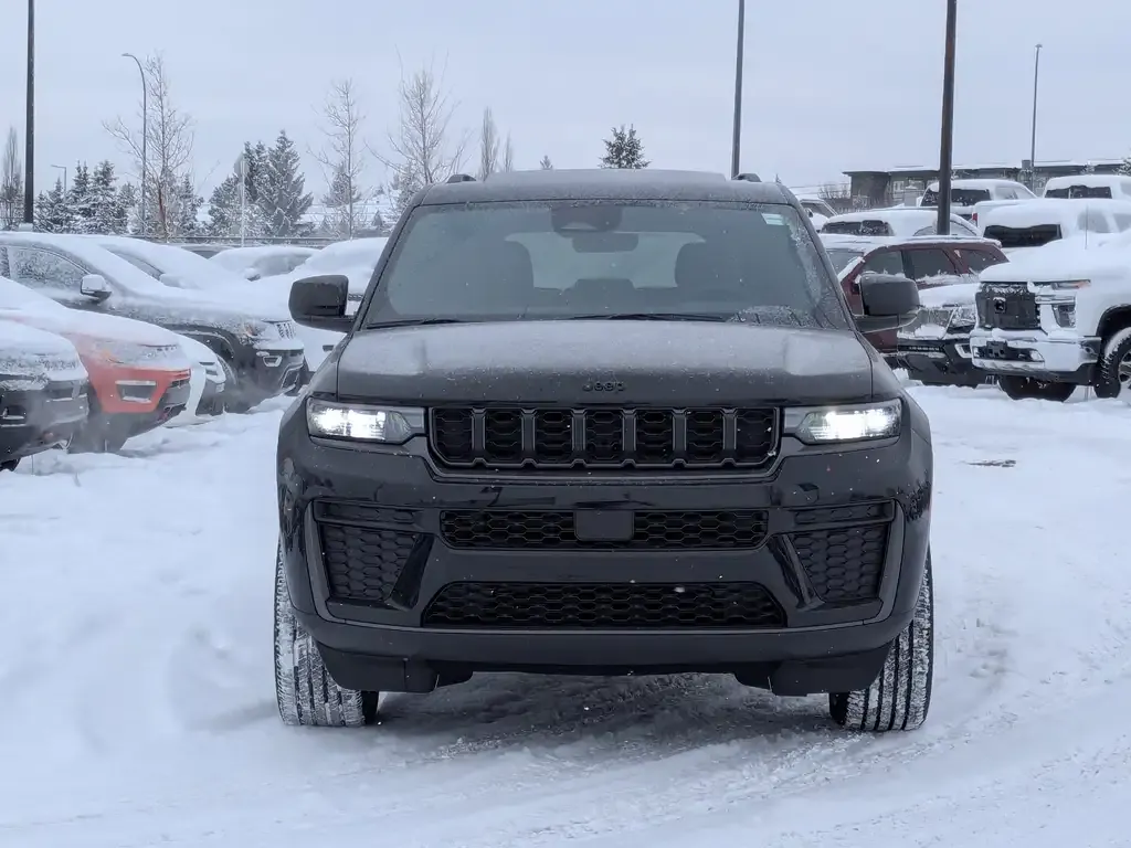 Jeep Grand Cherokee 2026 photo 3