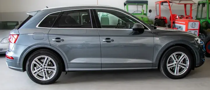 Audi Q5 2018 photo 2