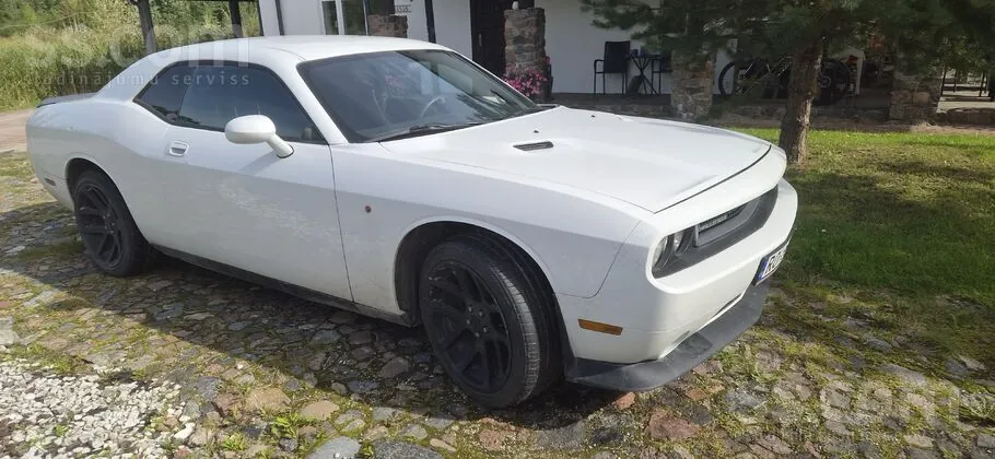 Dodge Challenger 2010 photo 2