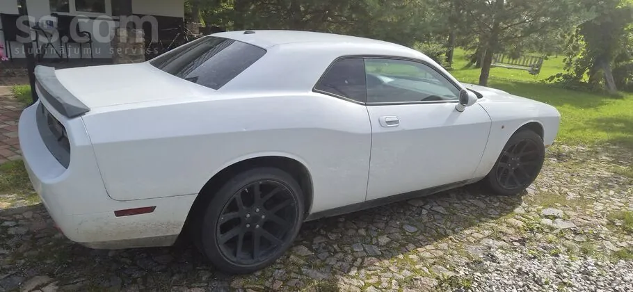 Dodge Challenger 2010 photo 5
