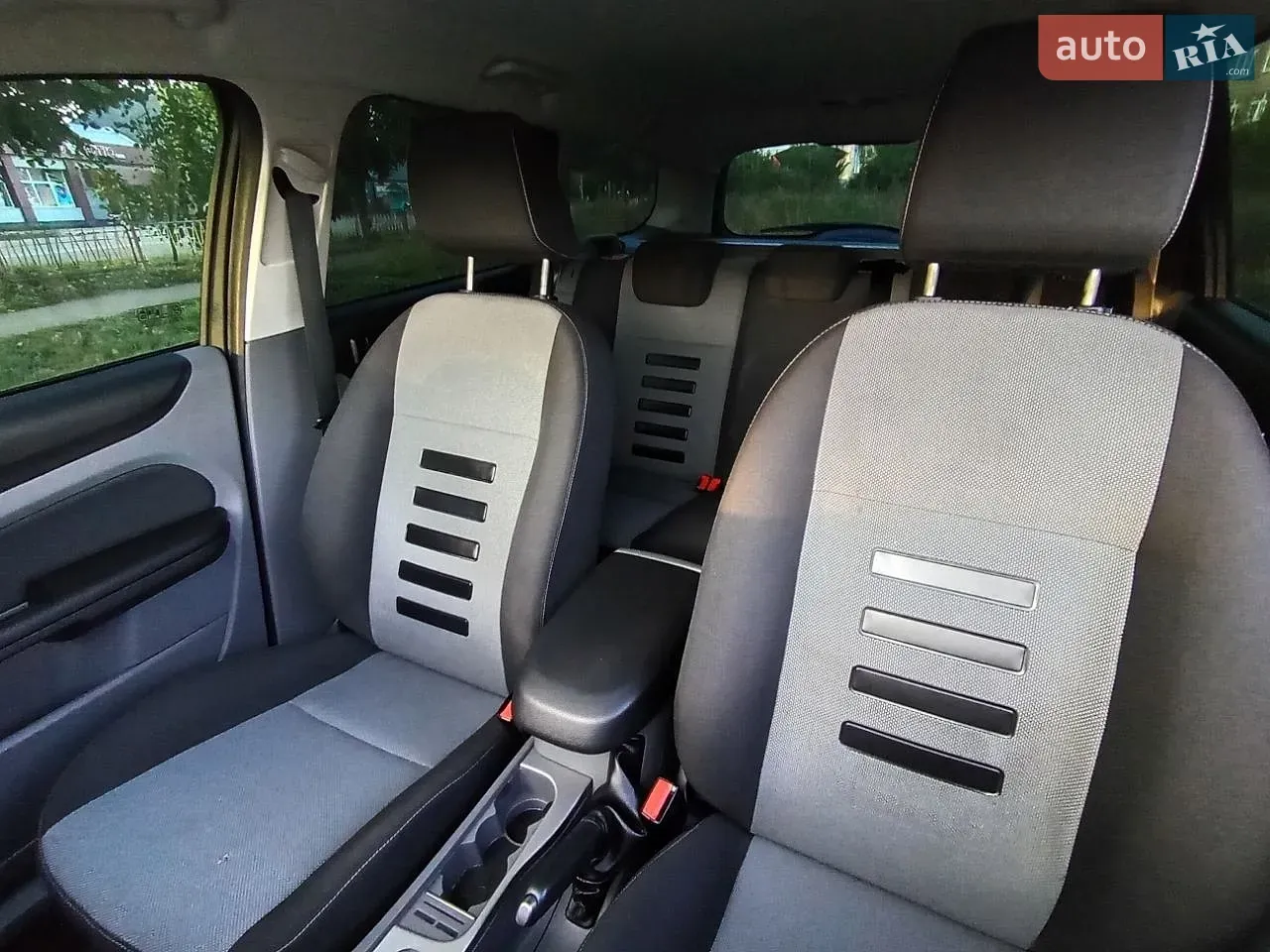 Ford Focus 2010 photo 5
