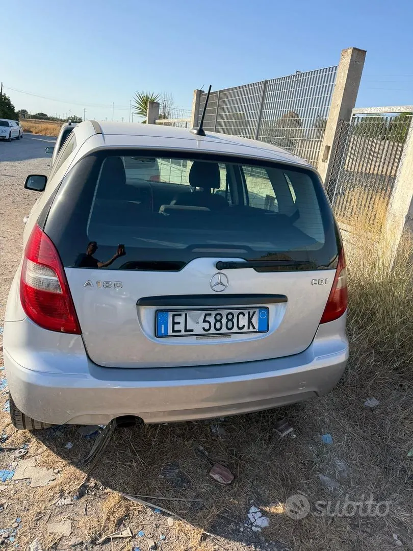 Mercedes-Benz A 180 2009 photo 3