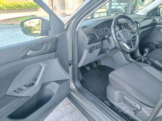 Volkswagen T-Cross 2019 photo 2