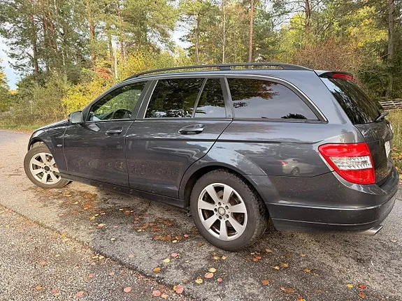 Mercedes-Benz C220 2011 photo 4