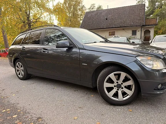 Mercedes-Benz C220 2011 photo 2