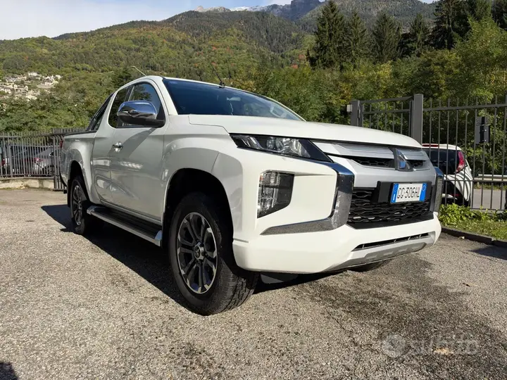 Mitsubishi L200 2021 photo 4
