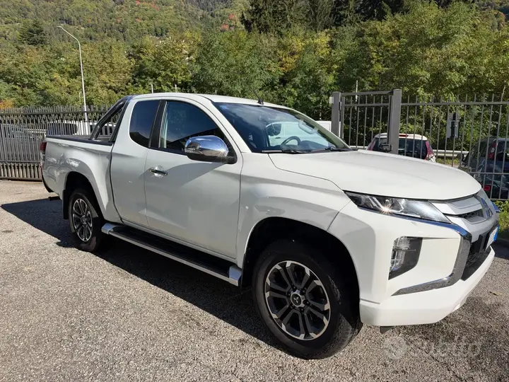 Mitsubishi L200 2021 photo 3