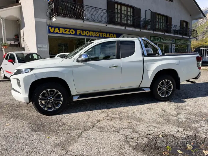 Mitsubishi L200 2021 photo 2