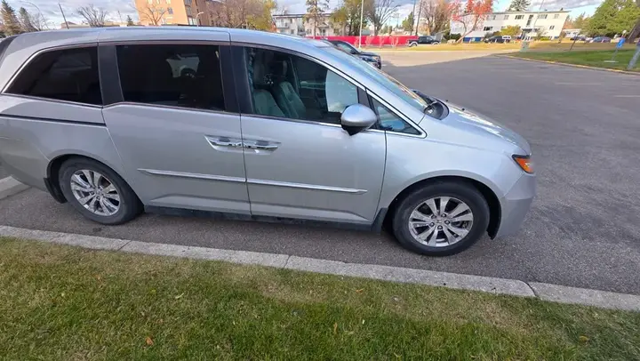 Honda Odyssey 2014 photo 3