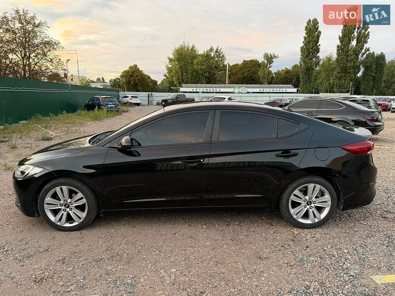 Hyundai Elantra 2017 photo 3