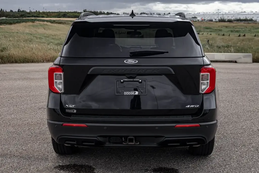 Ford Explorer 2023 photo 3