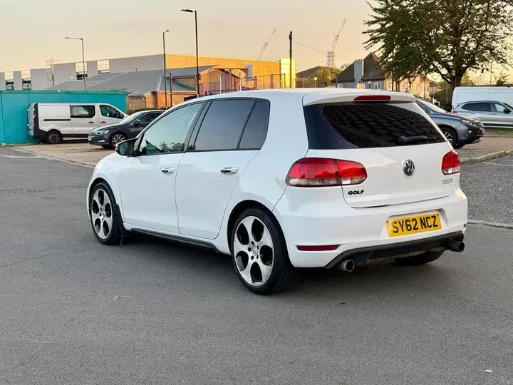 Volkswagen Golf 2012 photo 5