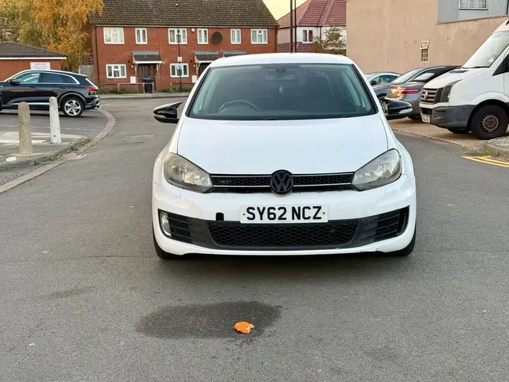 Volkswagen Golf 2012 photo 2