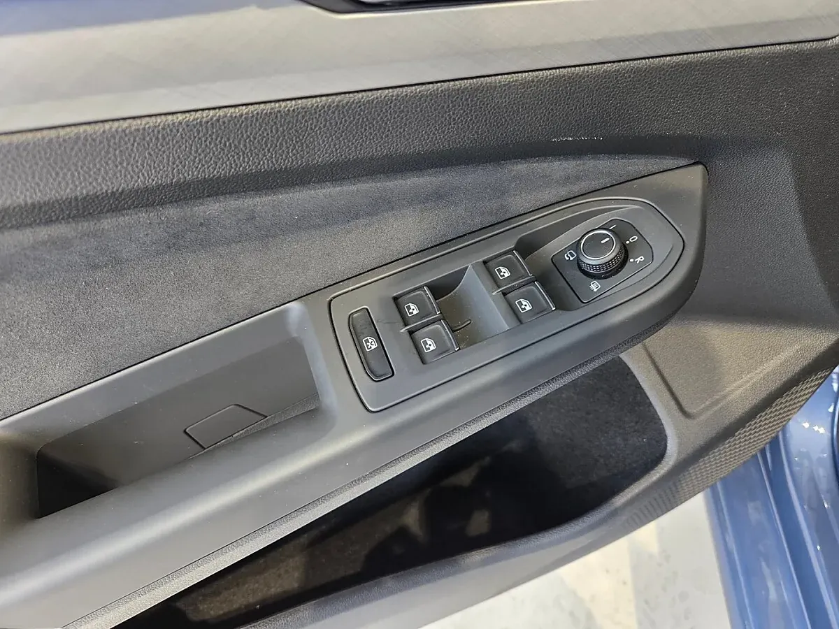 Volkswagen Golf 2025 photo 3