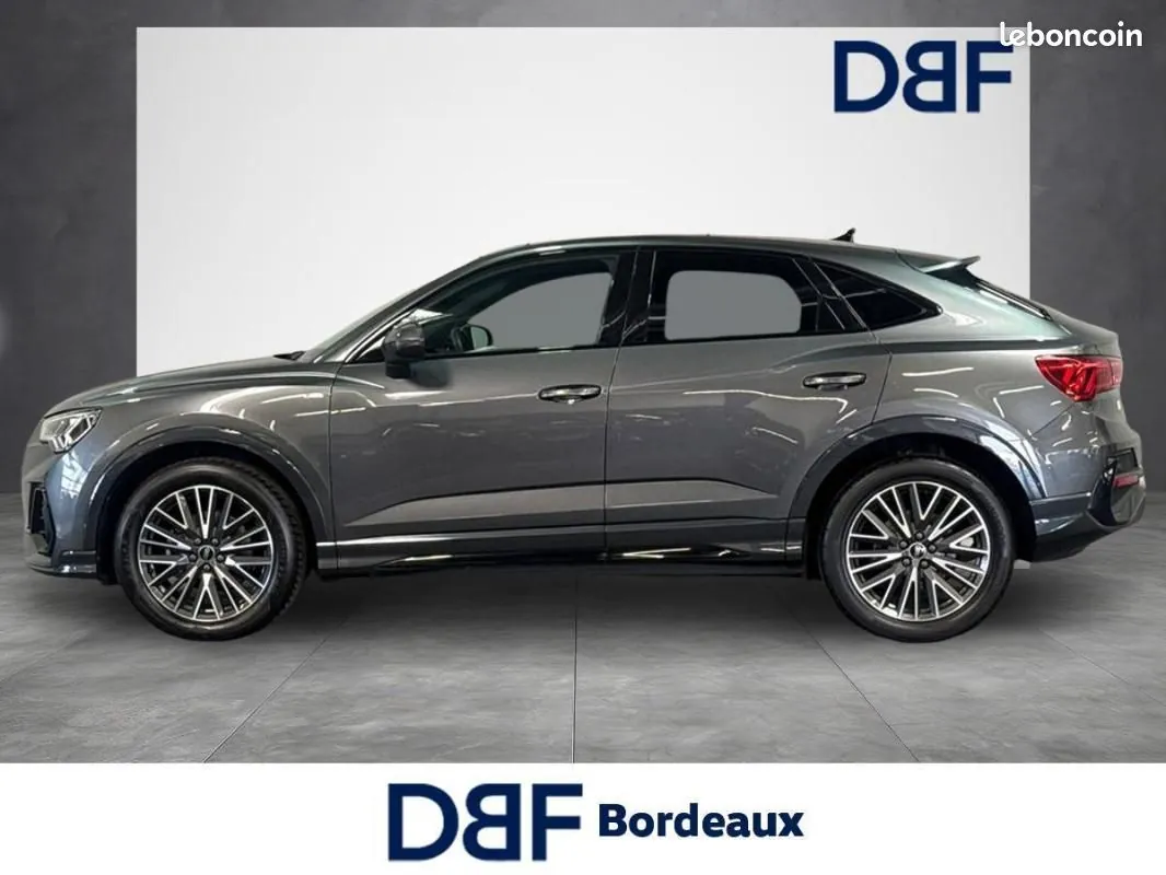 Audi Q3 2023 photo 2