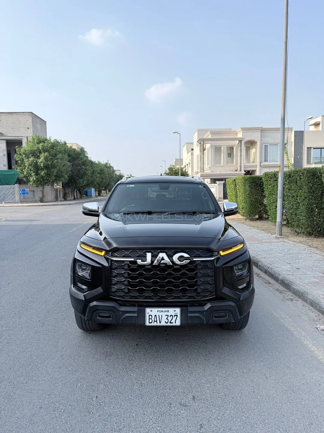 JAC T9