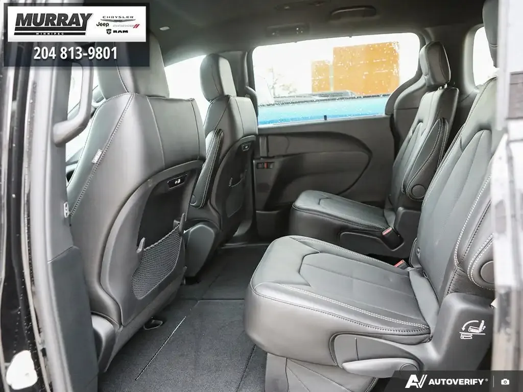 Chrysler Pacifica 2026 photo 5