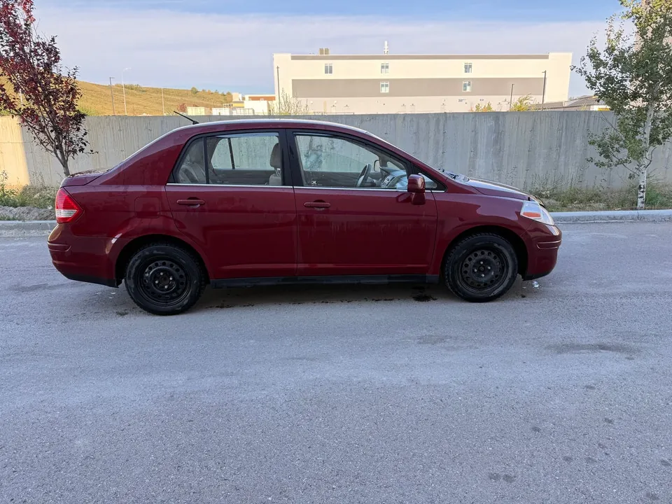 Nissan Versa 2008 photo 2