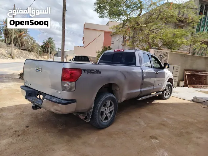 Toyota Tundra 2010 photo 2