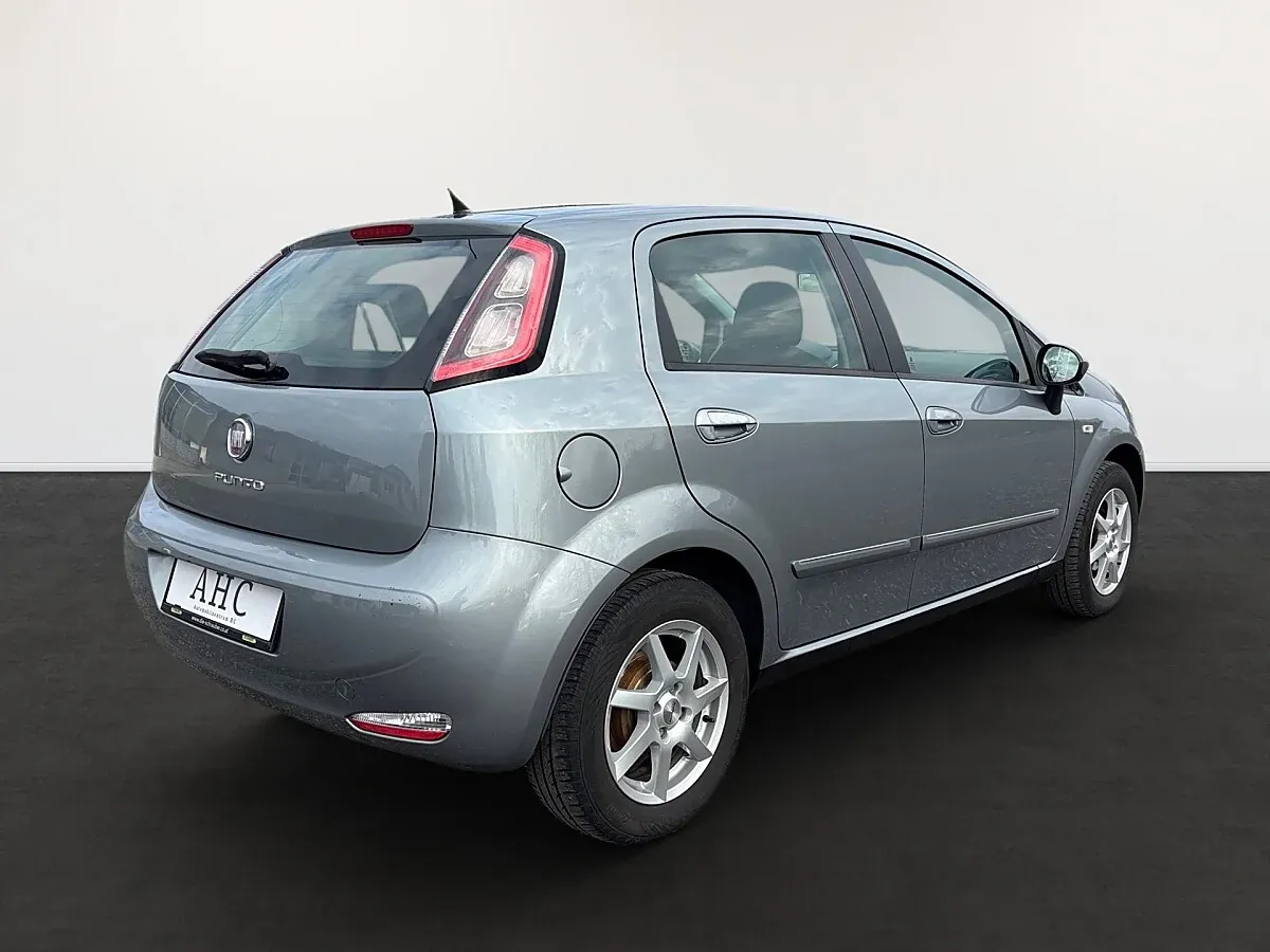 Fiat Punto 2012 photo 3