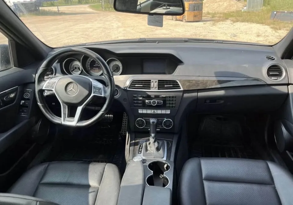 Mercedes-Benz C-Class 2012 photo 3