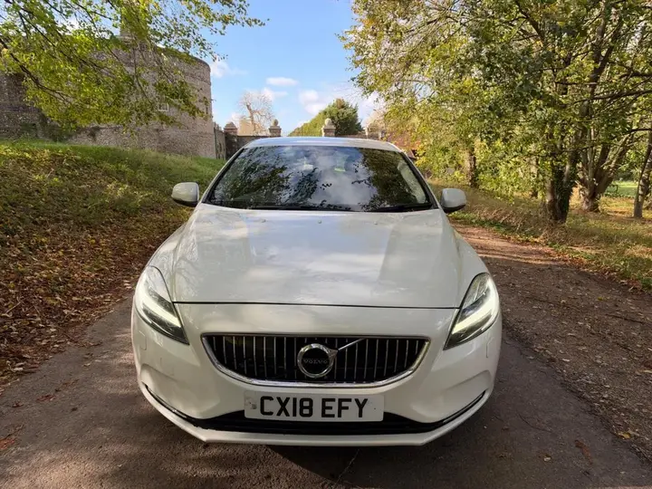 Volvo V40 2018 photo 2