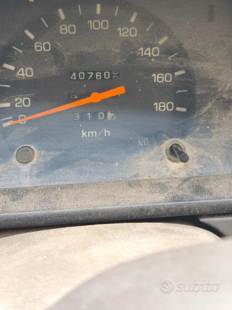 Toyota Hilux 1993 photo 4