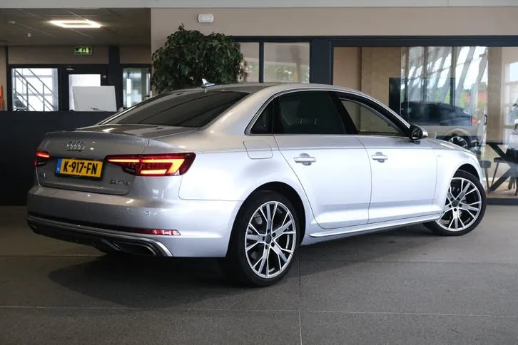 Audi A4 2019 photo 2